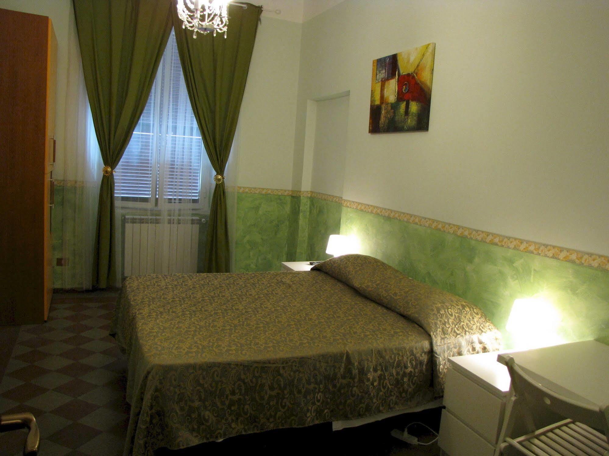 Bed and Breakfast Claudia House Roma Termini Экстерьер фото